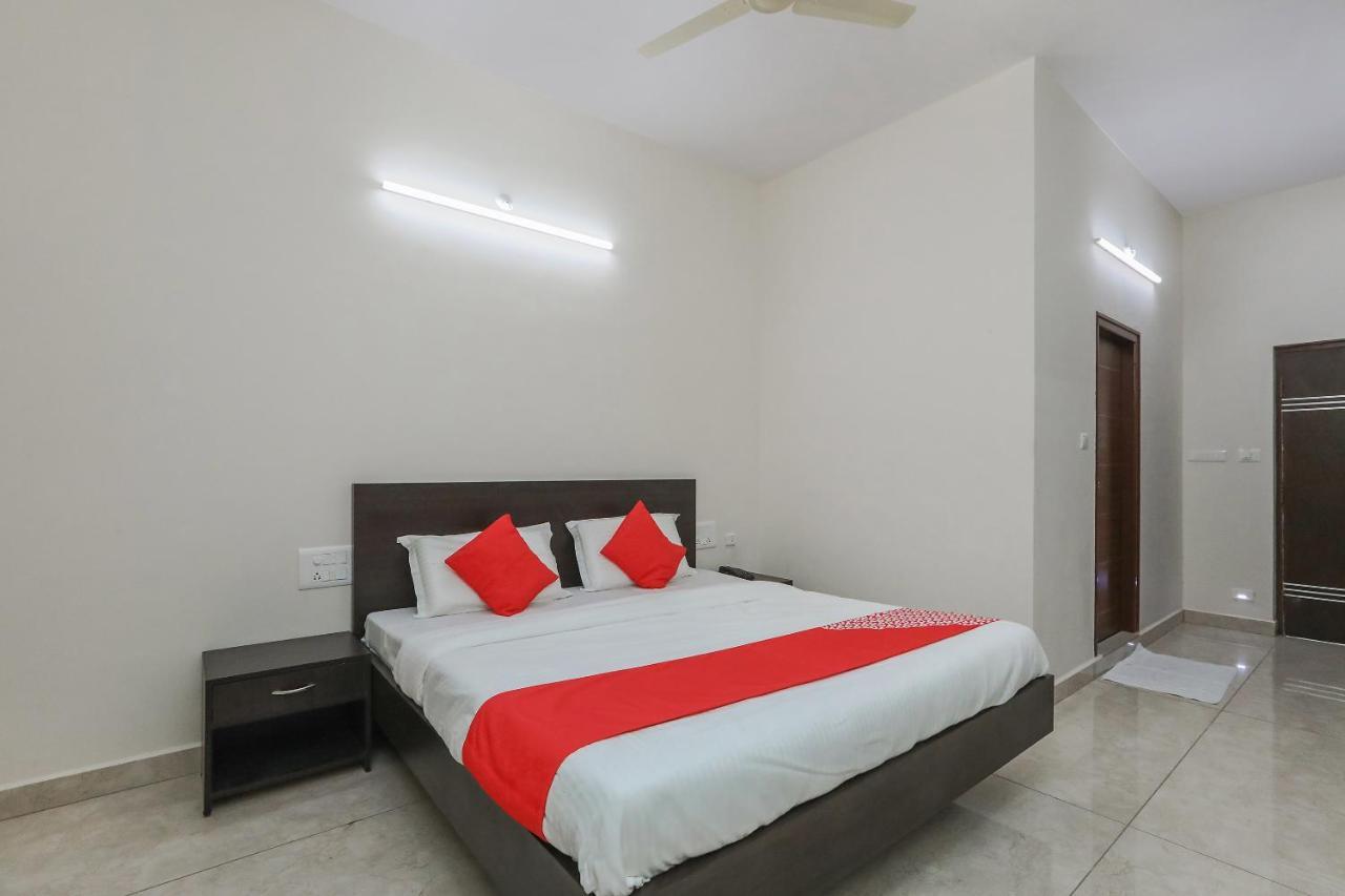 Oyo 22211 Shree Ankanatheshwara Residency Hotel Nanjangud Exterior photo